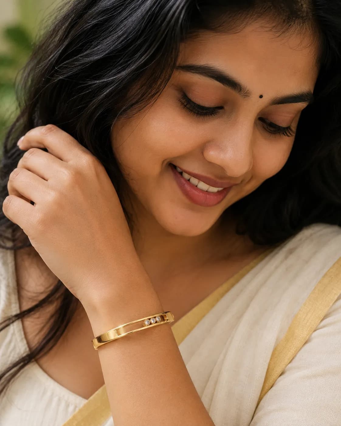 Niyanara Minimalist Sparkle Bangle