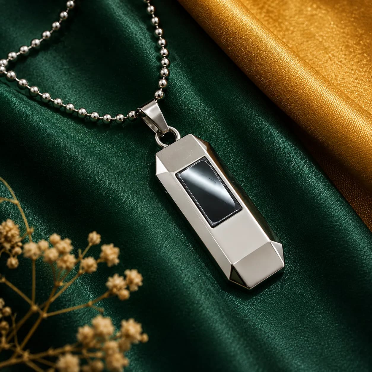 Niyanara Noir Edge Enamel Pendant